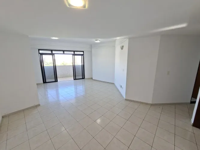 Apartamento em Ponta de Campina 03 Suítes + Dce 130m²