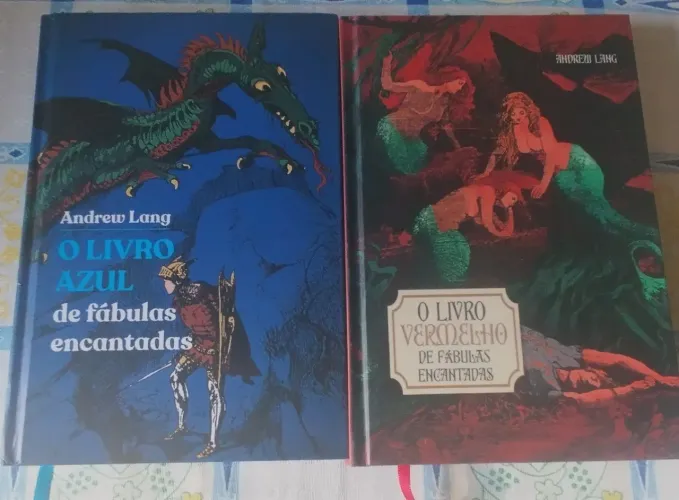 Livro Vermelho e Azul de Fábulas Encantadas