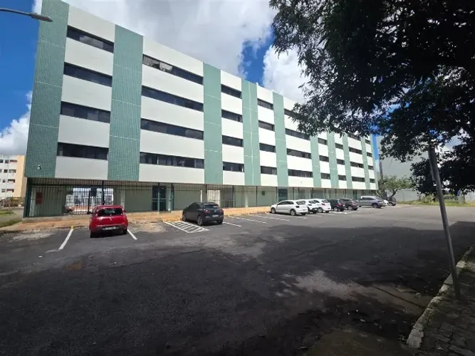 CRUZEIRO, 3 QUARTOS, QUITADO, COM ELEVADOR, DE CANTO, GÁS ENCANADO.
