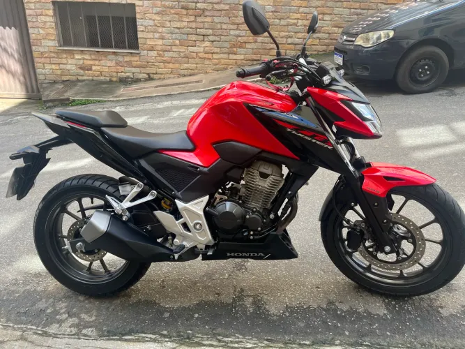 CB 300F
