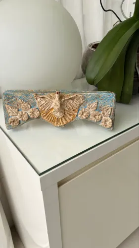Peça em papier machê do Divino Espírito Santo