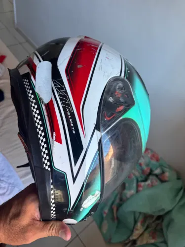 Capacete MT tamanho 62