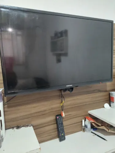 Tv Samsung 32 polegadas não é  smart