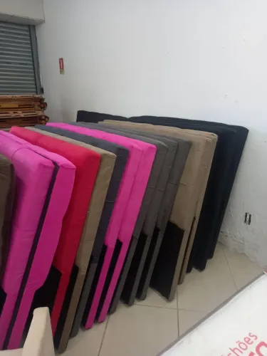 Cabeceira nova na embalagem 