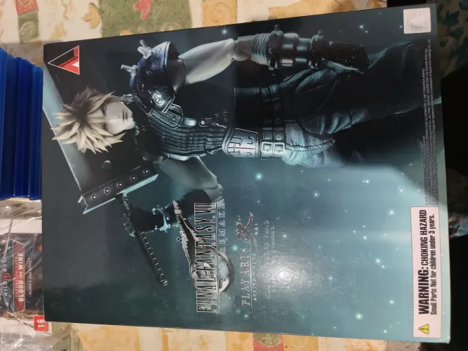 Cloud Strife (Play arts Kai)