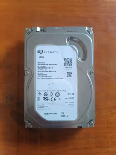 2 HD, 1 fonte e 1 memória ram