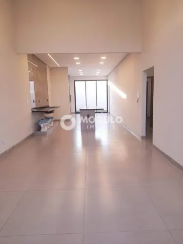 CASA RESIDENCIAL à venda, 3 quartos, 1 suíte, 2 vagas, NOVO MUNDO - Uberlândia/MG