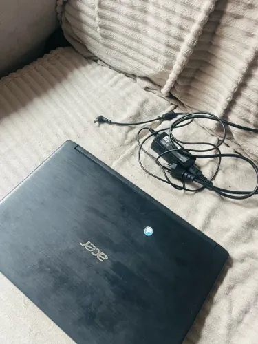 Notebook Acer Aspire 3 Core i5 (7ª Gen) / 4GB RAM / 1TB HDD