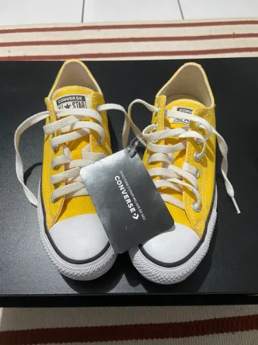 All Star amarelo novo