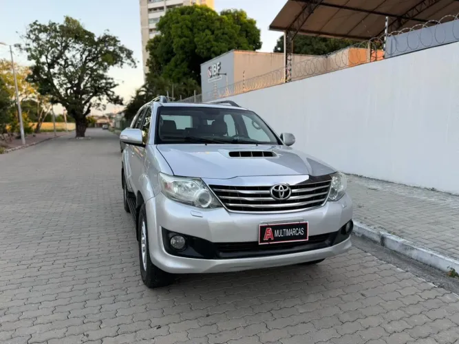Toyota Hilux SW4 SRV D4-d 4X4 3.0 TDI Dies. AUT 2013
