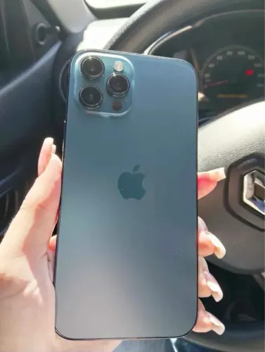 iPhone 12 Pro Max R$ 1.100