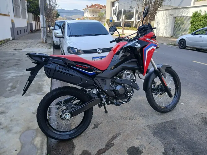 Honda Sahara 300 Rally 2026 - Nova / Pouco uso