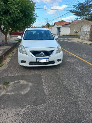 Nissan Versa SL 1.6 16V Flex Fuel 4P Mec. 2014