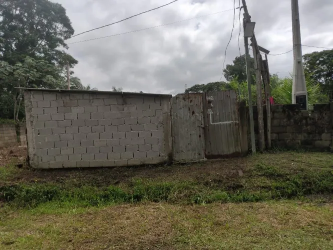 Vende-se terreno peruibe com sapata água e luz