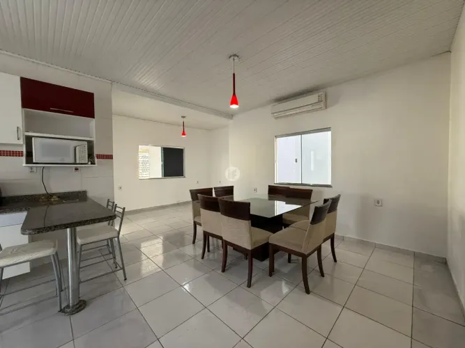 VENDO CASA COM DUAS SUITES NO XAVIER MAIA