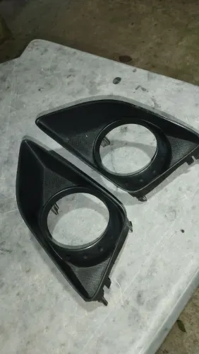 Moldura farol de milha original Corolla 