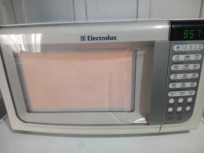 Microondas Electrolux 23lts 110volts impecável entrego 
