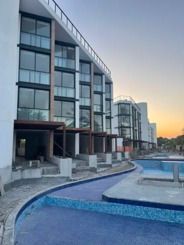 PÉ NA AREIA ...SENSACIONAL CONDOMINIO NO PONTAL DO CUPE ( PÉ NA AREIA)