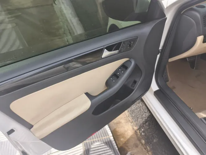 Volkswagen Jetta Comfortline 2.0 T.flex 8V 4P Tipt. 2013