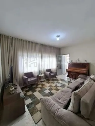 Casa com 3 dormitórios à Venda, 180 m² - Olímpico