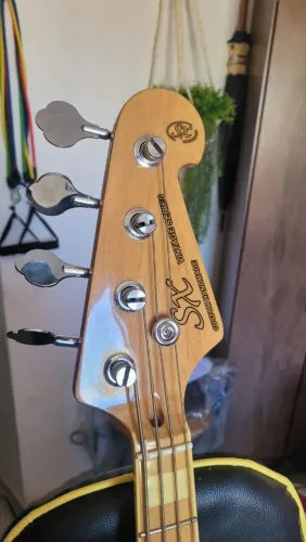 Baixo 4 cordas SX handmade