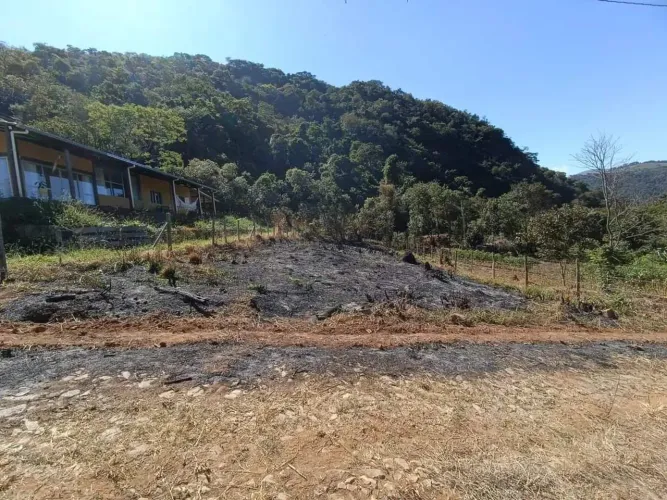 Vende se terreno