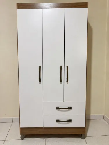 VENDE-SE GUARDA-ROUPA SOLTEIRO