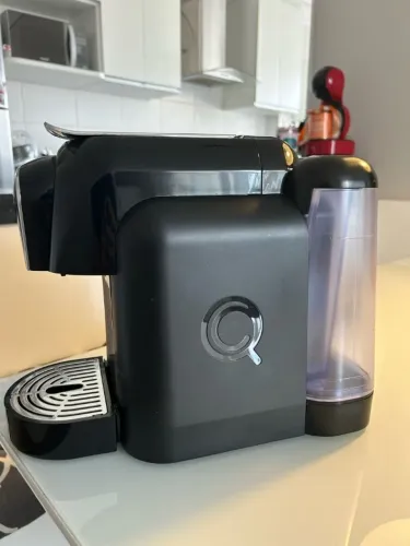 Cafeteira Delta Q QCOOL Cápsulas 127v usada