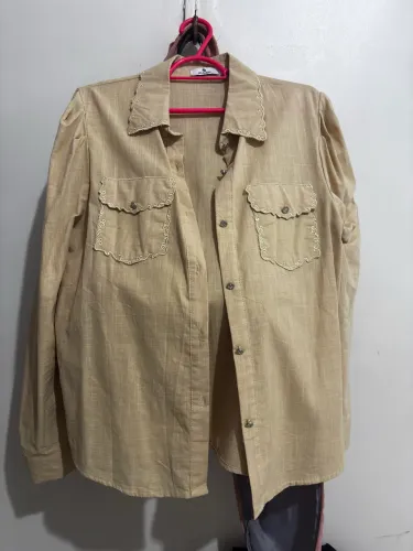BLUSA TAM P NUNCA USADA LINDA E BOM PREÇO