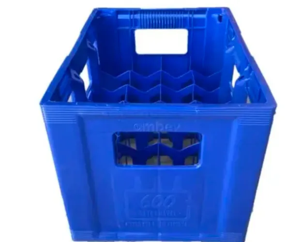 Variados vasilhames de cerveja e refrigerante
