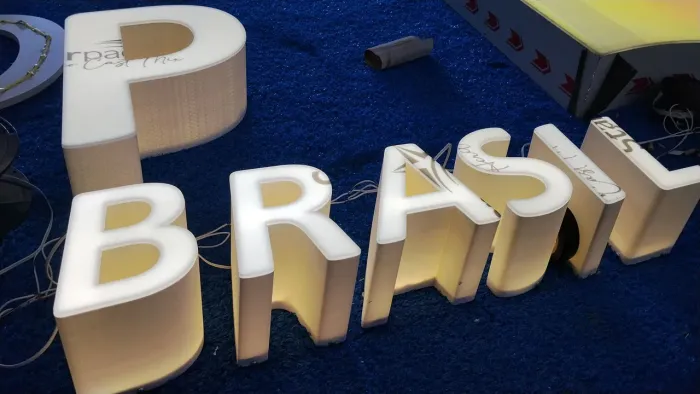 Letras criadas 3D, tamainho proporcional a sua fachada