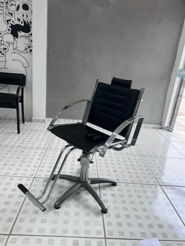 Cadeira para Barbeiro ou Cabeleira