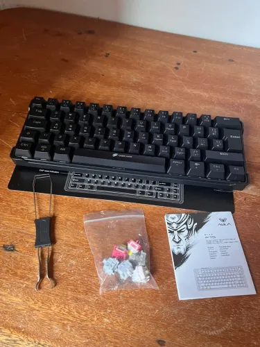Teclado Mecânico Gamer OEX Game F75 RGB - Compacto 60% e 3 Modos de Conexão