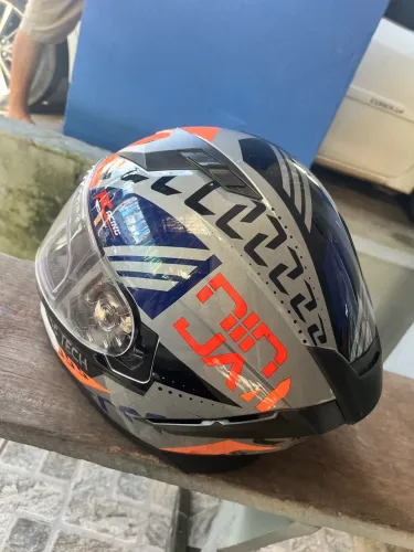 Capacete de moto 