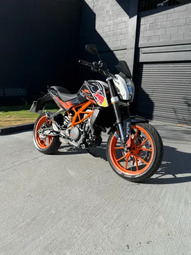 KTM Duke 390 2015 - Excelente estado | Pneus novos | Pronta para rodar
