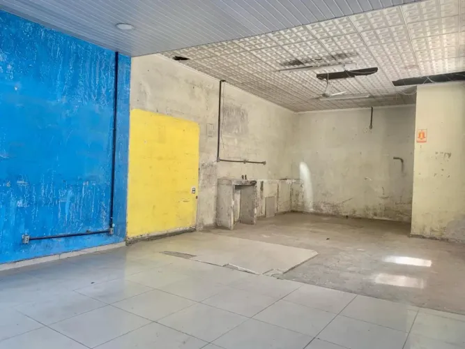 Ponto comercial/Loja/Box para venda com 90 metros quadrados na Pechincha - Rio de Janeiro 