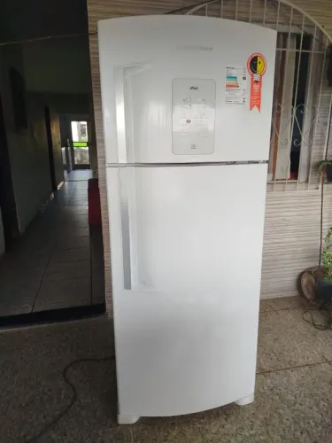 Vendo geladeira Brastemp ative 403 litros
