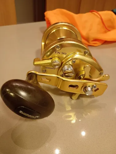 Vendo carretilha Shimano Trinidad TN30