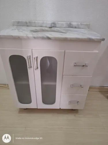 Gabinete e armário aéreo para banheiro