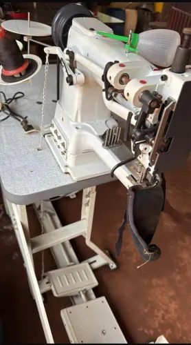 Máquina de costura bivolt