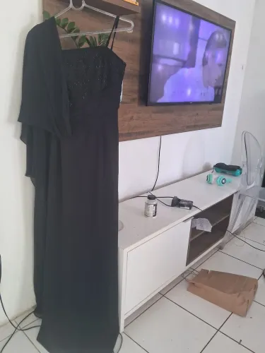 Vestido elegante moderno festa preto