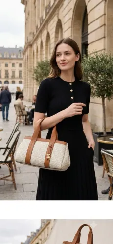 Michael Kors<br>Bolsa Romee Signature pequena com logo