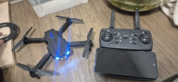Mini drone com 2 câmera 2 baterias