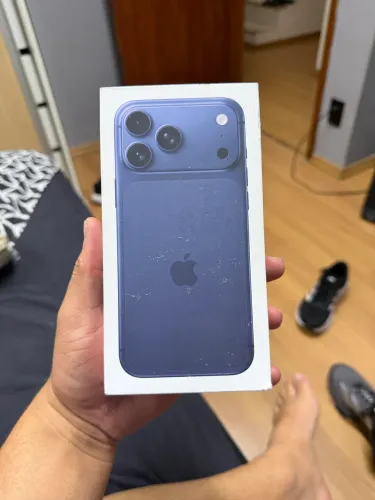 iPhone 17 pro max lacrado