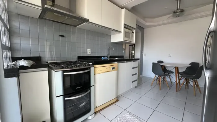apartamento mobiliado para locação na avenida independência com 2 dormitórios e uma vaga c