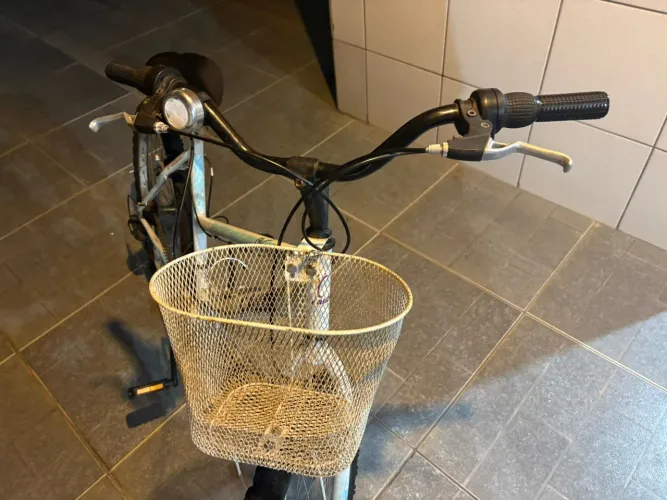 Vendo bicicleta Caloi aro 26, branca em ótimo estado!