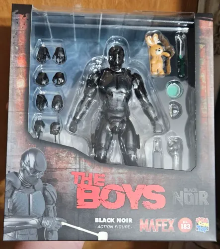 Figura Black Noir Mafex