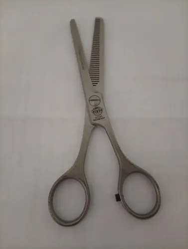 Tesoura de Cabelo Desfiadeira marca Kiepe Germany