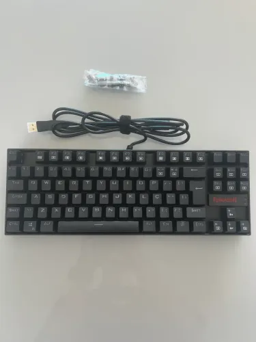 Teclado gamer Redragon kumara switch brown