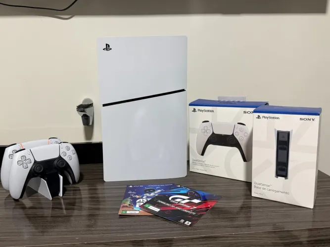 VENDO PLAYSTATION 5 SLIM DIGITAL - SUPER COMPLETO!